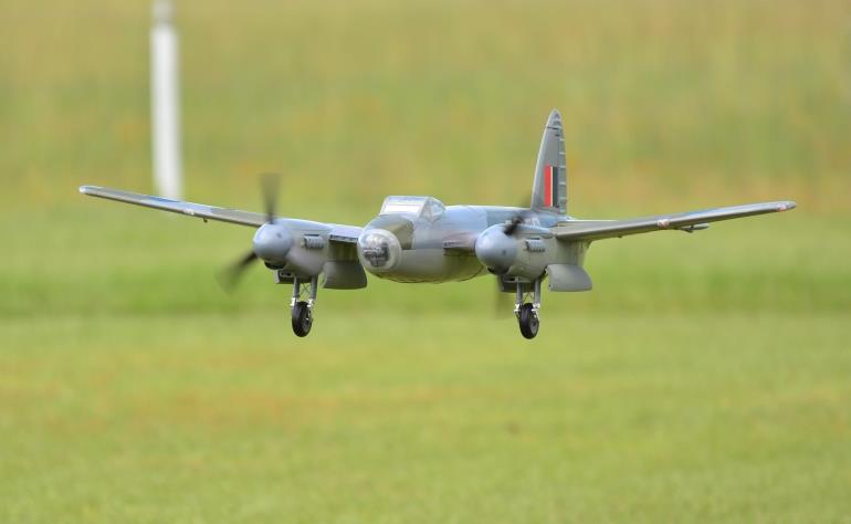 FREEWING de Havilland DH.98 Mosquito- PNP RC airplane